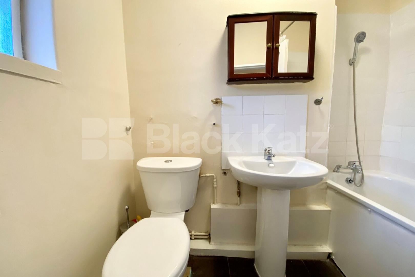  An iconic post-war ex-local landmark building designed in the 1950s  Cruikshank Street, Kings Cross / Angel